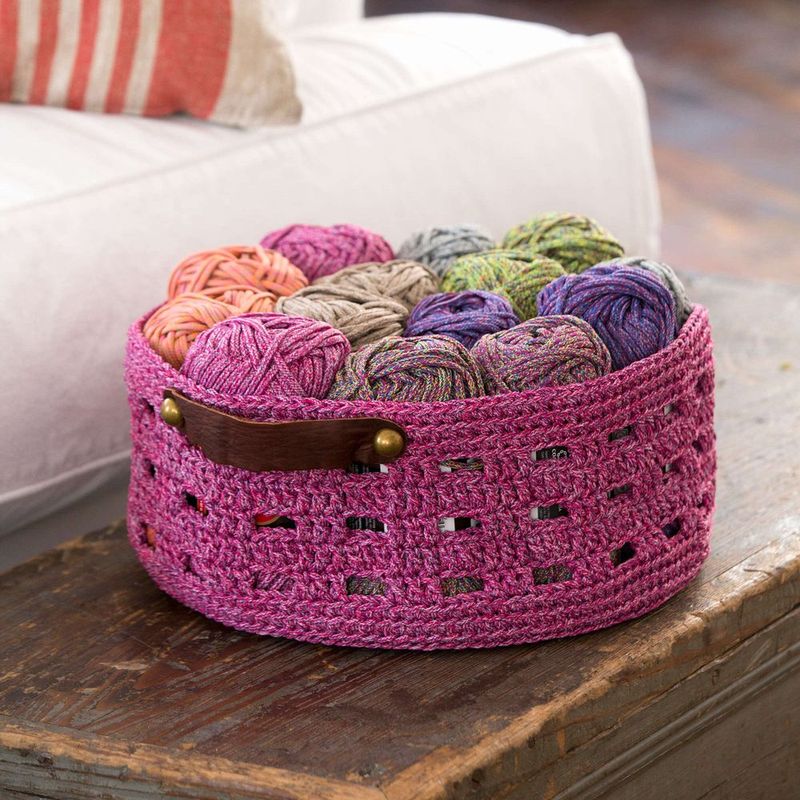 Red Heart Bricks Basket free crochet pattern by Red Heart