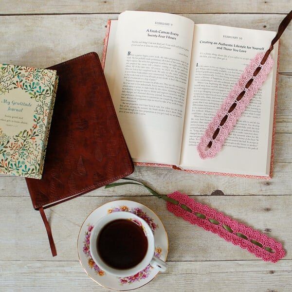 Pretty Lace Bookmark free crochet pattern by Petals to Picots