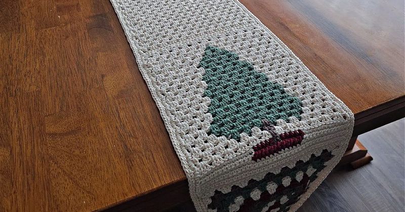 Holiday Crochet Table Runner (A Crocheted Simplicity) free crochet pattern by Jennifer