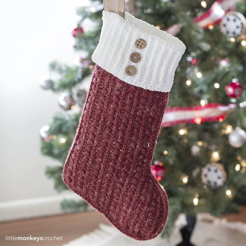 Malia Christmas Stocking free crochet pattern by Rebecca Langford