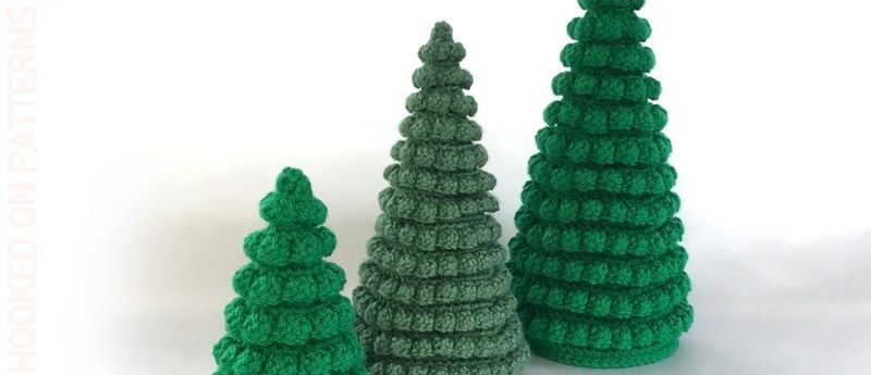 Mini Tabletop Christmas Tree free crochet pattern by Ling Ryan
