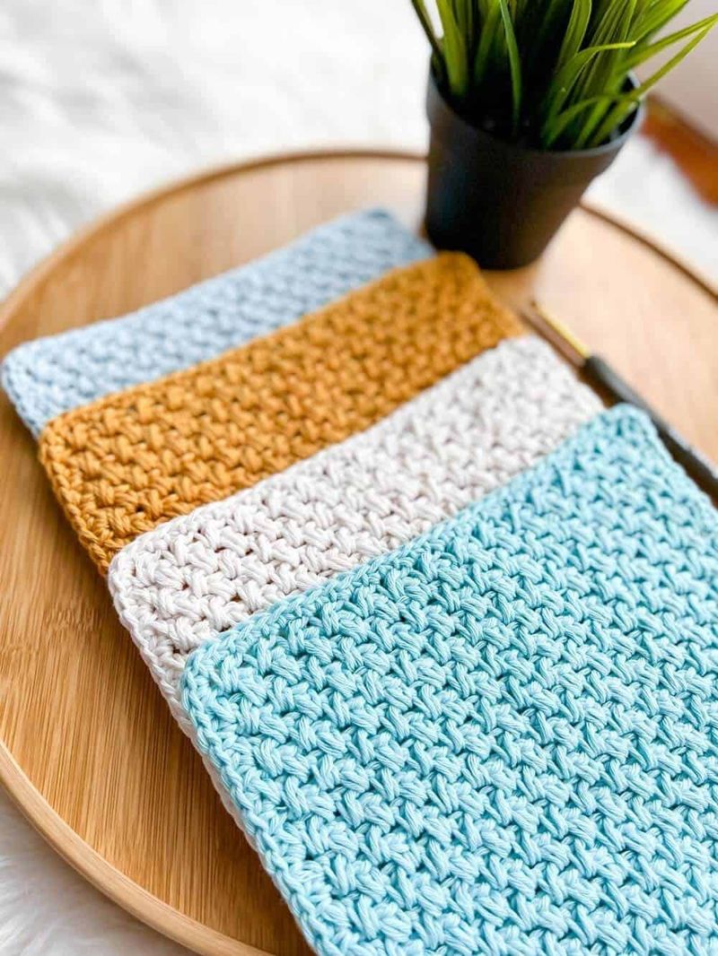 Pebble Beach Washcloth free crochet pattern by Lauren Brown