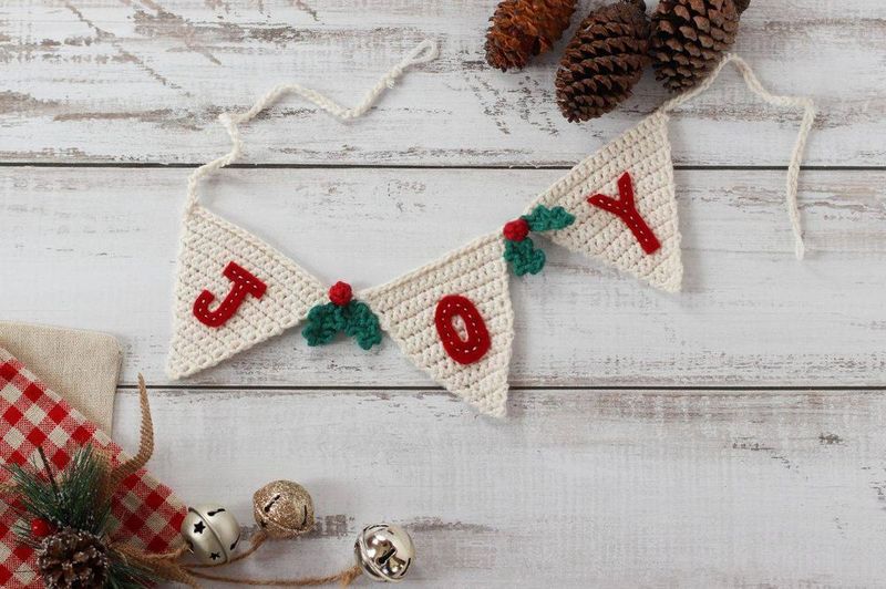 Christmas Joy Bunting free crochet pattern by Caitie