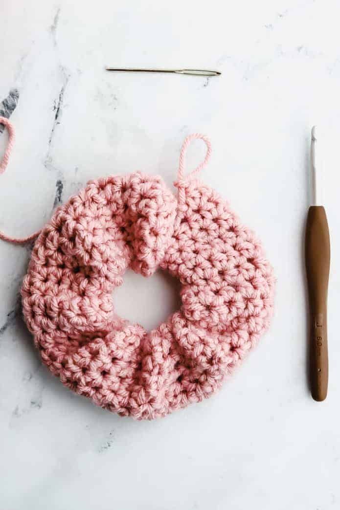 Easy Crochet Hair Scrunchie free crochet pattern by Sarah Maker