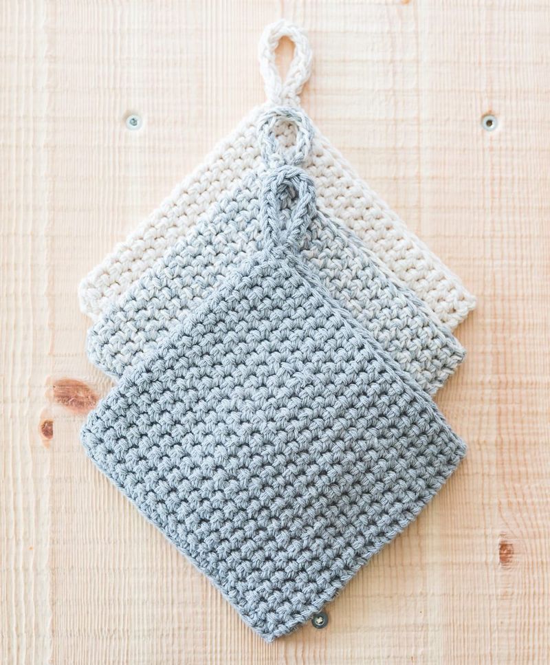 Double Thick Crochet Potholders free crochet pattern by Sewrella