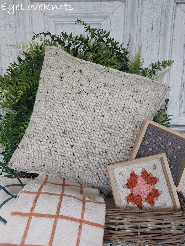 Taryn Throw Pillow (Tunisian) free crochet pattern by Alexandra