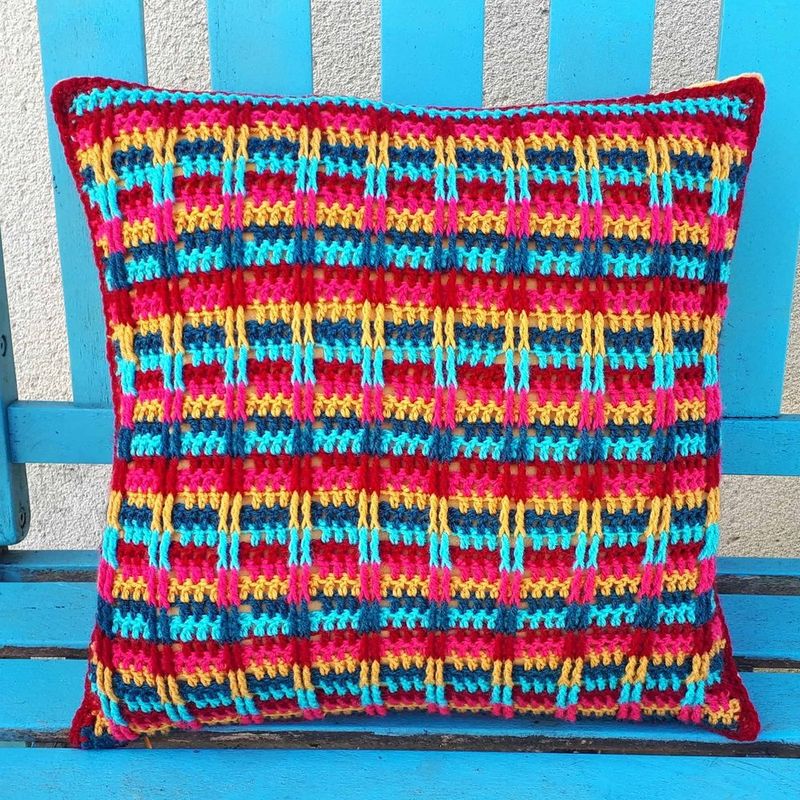 Boho Striped Scrap Pillow free crochet pattern by Carmen
