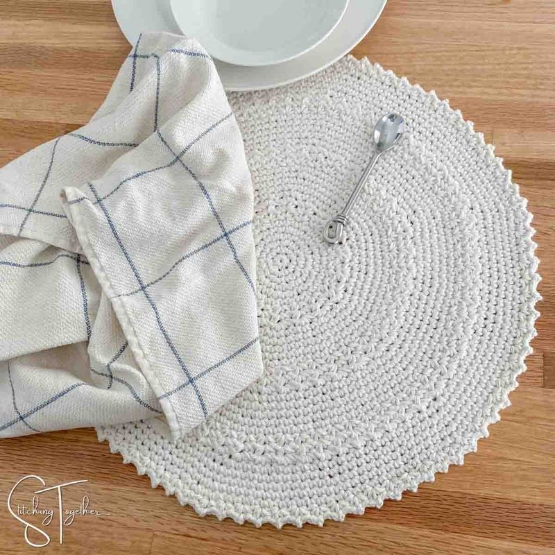 Crochet Round Placemat free crochet pattern by Jessica Underwood