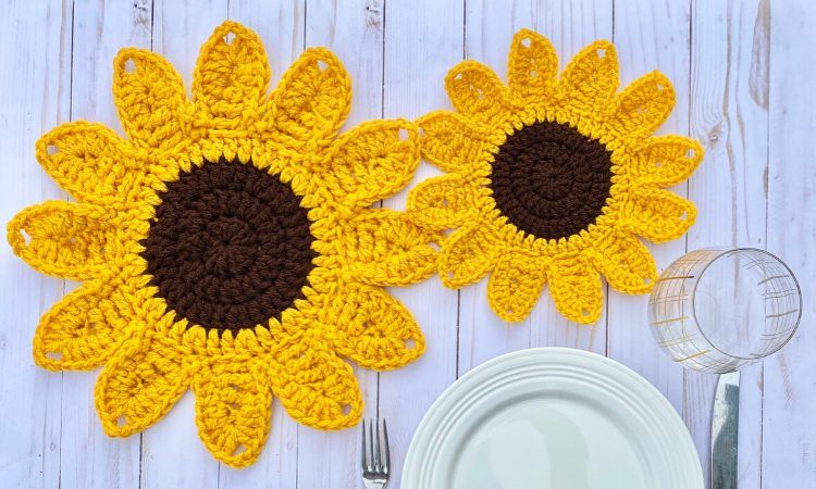 Sunflower Placemats free crochet pattern by Melissa Moore