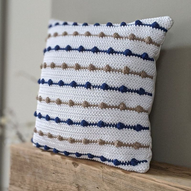 Bobble Stripe Farmhouse Pillow free crochet pattern by Veronica Spindler