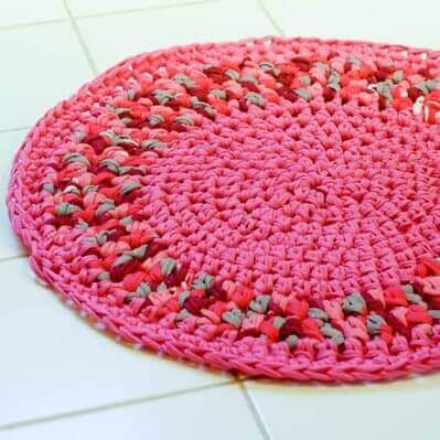 Fabric Yarn Circle Rug free crochet pattern by Petals to Picots