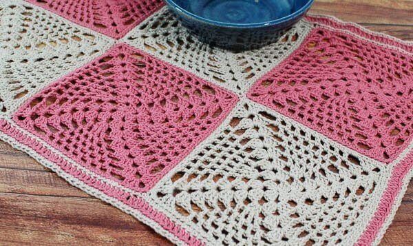Retro-Chic Crochet Table Runner free crochet pattern by Petals to Picots