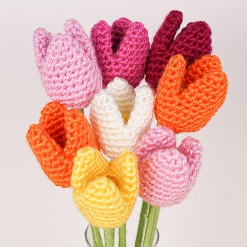 Tulips free crochet pattern by June Gilbank