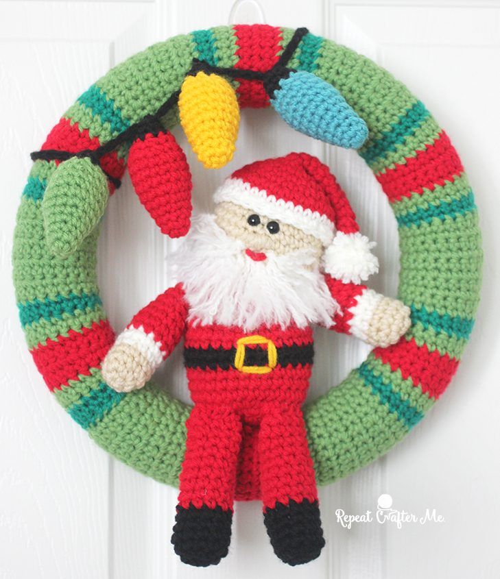 Jolly Santa Christmas Wreath free crochet pattern by Sarah