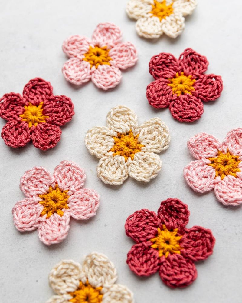 How to Crochet a Flower free crochet pattern by Sarah Stearns